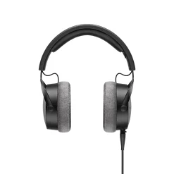 Alternative view of beyerdynamic DT 700 PRO X